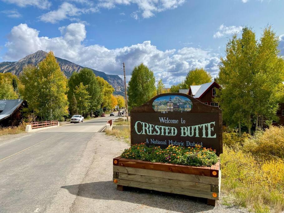 Апартаменты Mt Cb Mountain Side With King Bed, Hot Tub, Pool & Kitchen! Крестед-Бьютт Экстерьер фото