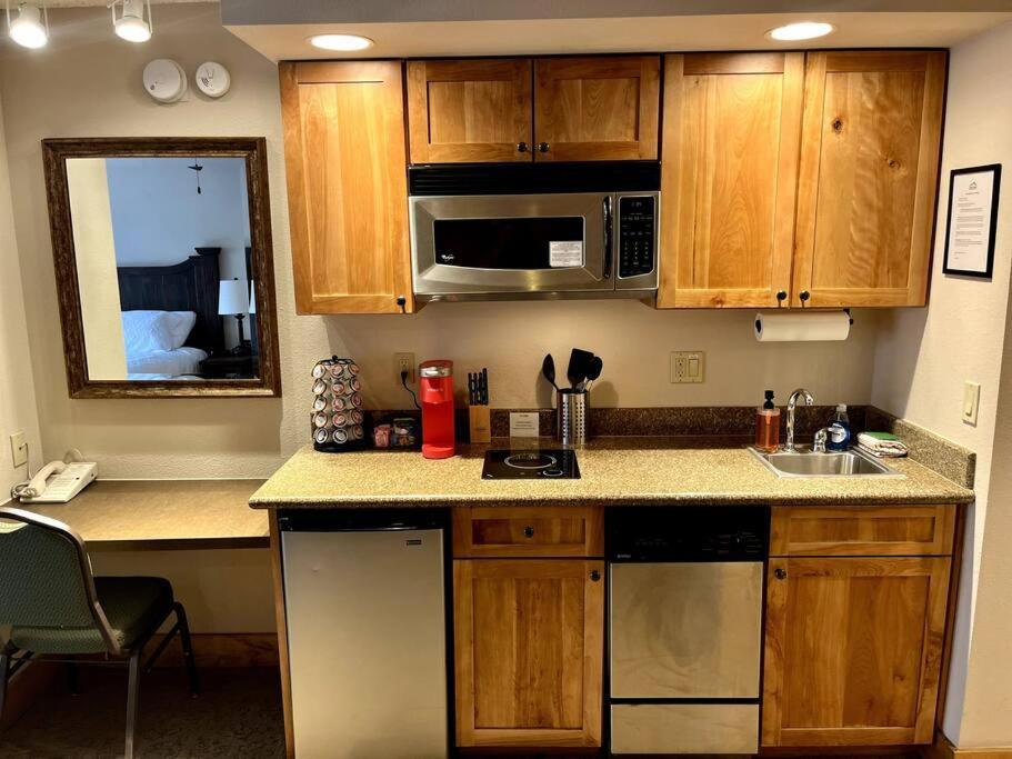Апартаменты Mt Cb Mountain Side With King Bed, Hot Tub, Pool & Kitchen! Крестед-Бьютт Экстерьер фото
