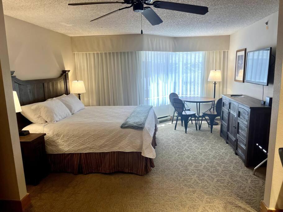 Апартаменты Mt Cb Mountain Side With King Bed, Hot Tub, Pool & Kitchen! Крестед-Бьютт Экстерьер фото