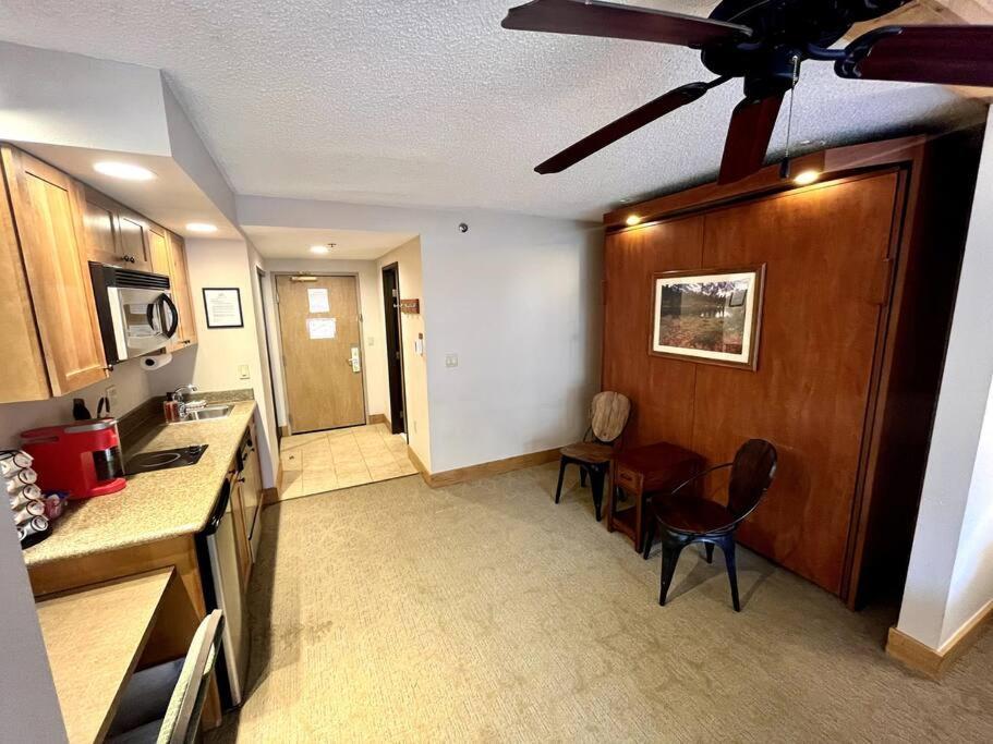 Апартаменты Mt Cb Mountain Side With King Bed, Hot Tub, Pool & Kitchen! Крестед-Бьютт Экстерьер фото